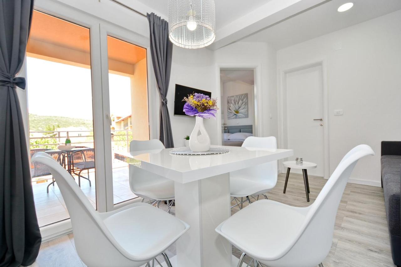 Apartmani Maris Poljica  Buitenkant foto
