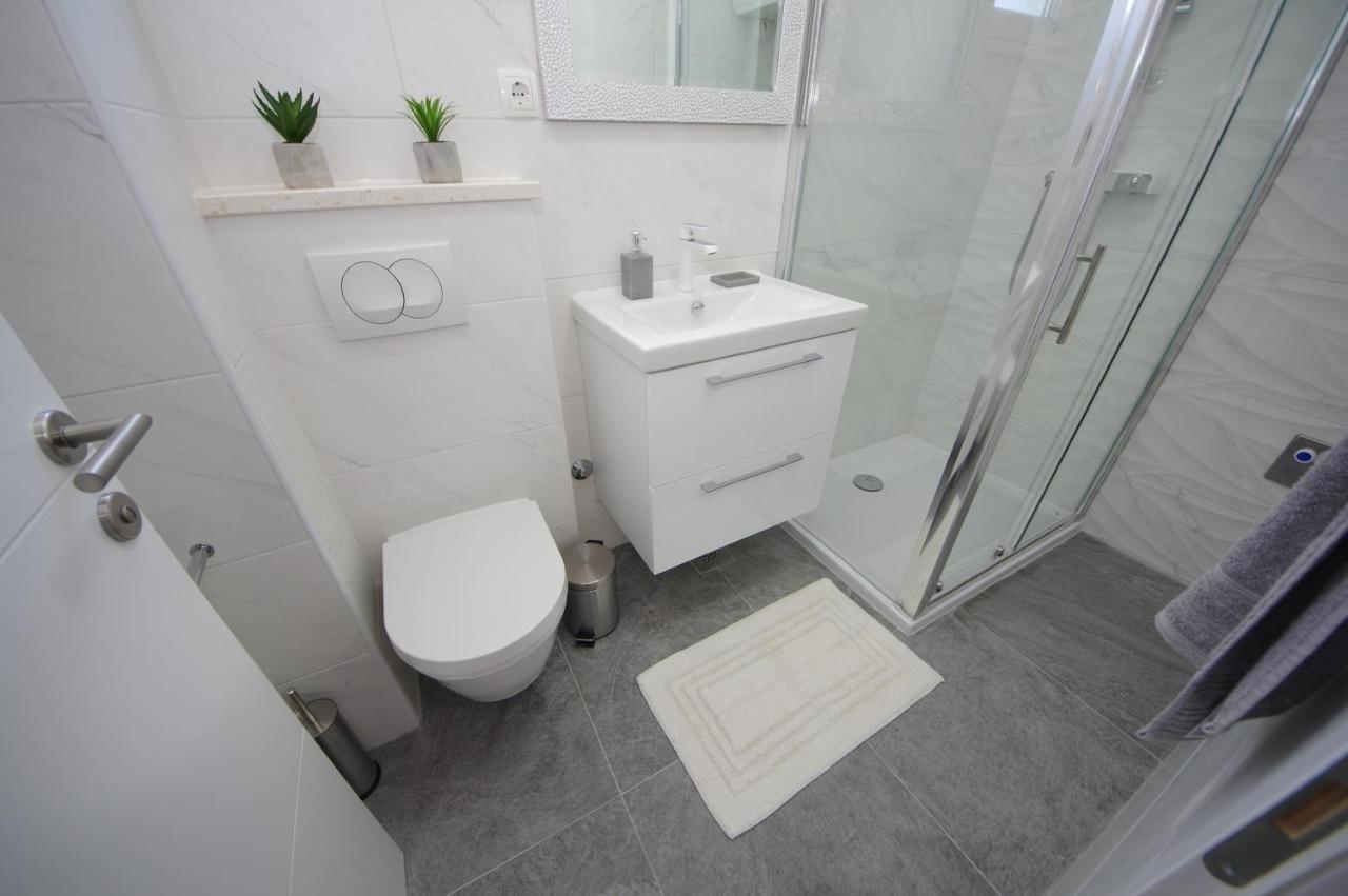 Apartmani Maris Poljica  Buitenkant foto