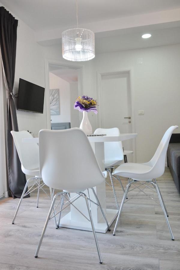 Apartmani Maris Poljica  Buitenkant foto
