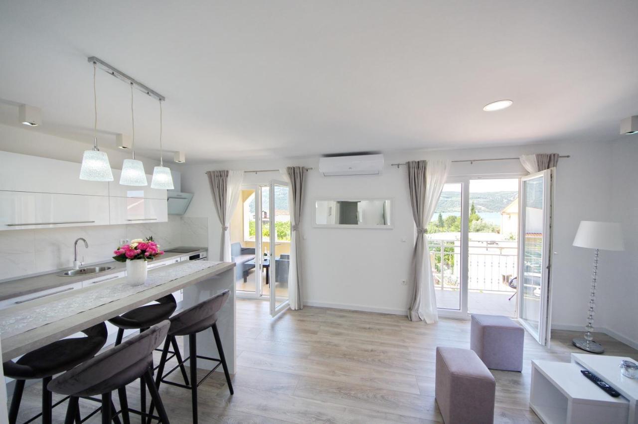 Apartmani Maris Poljica  Buitenkant foto