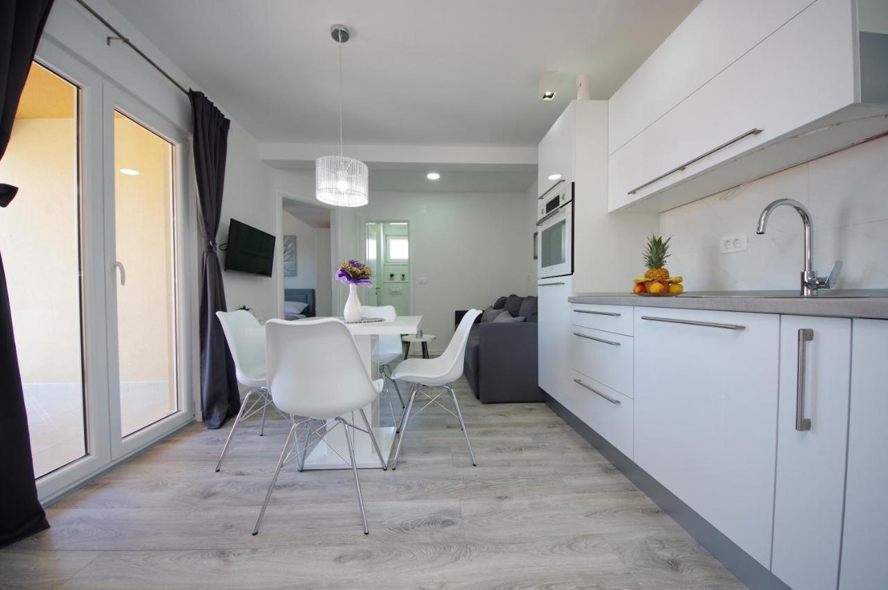 Apartmani Maris Poljica  Buitenkant foto