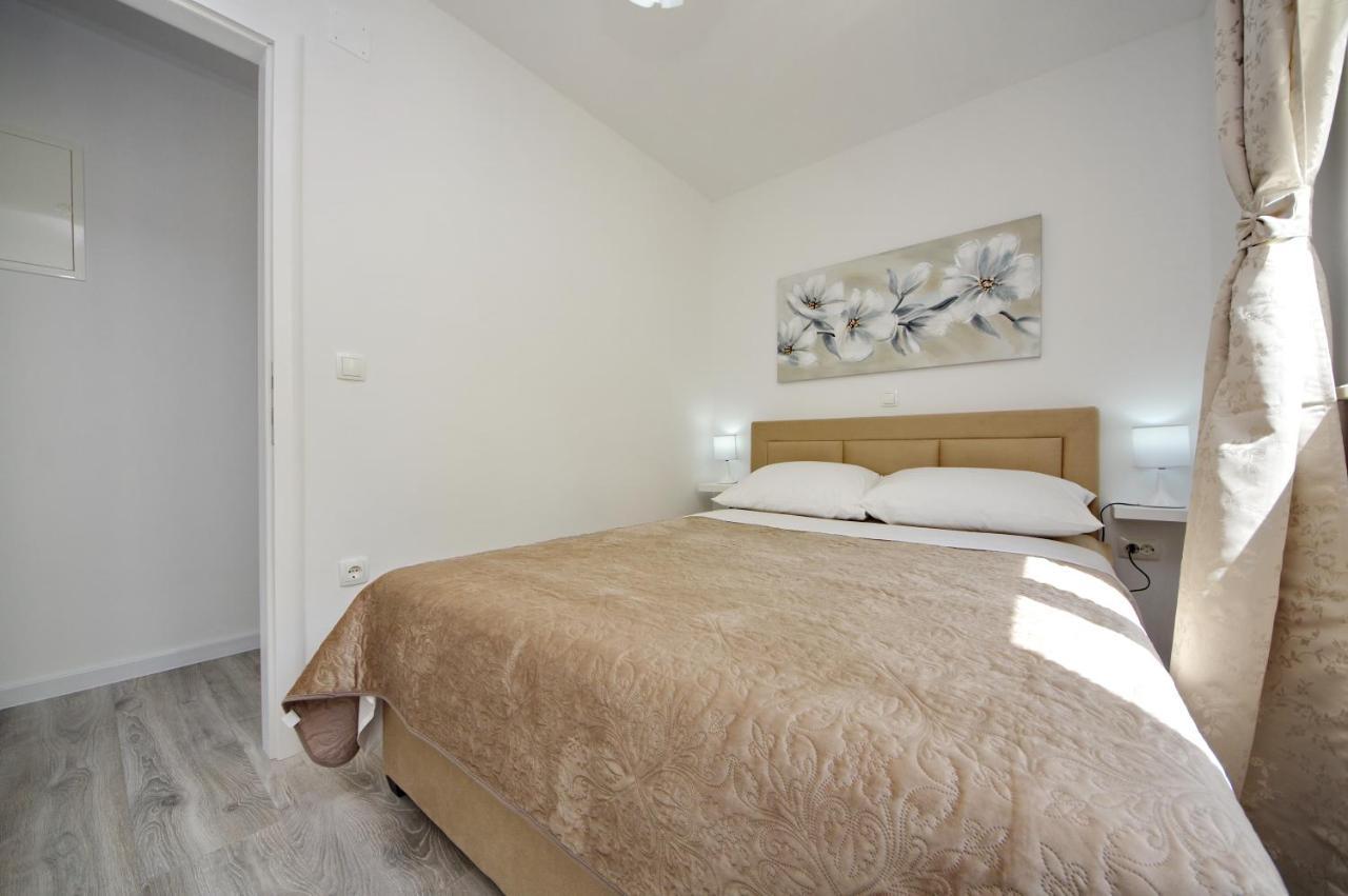 Apartmani Maris Poljica  Buitenkant foto
