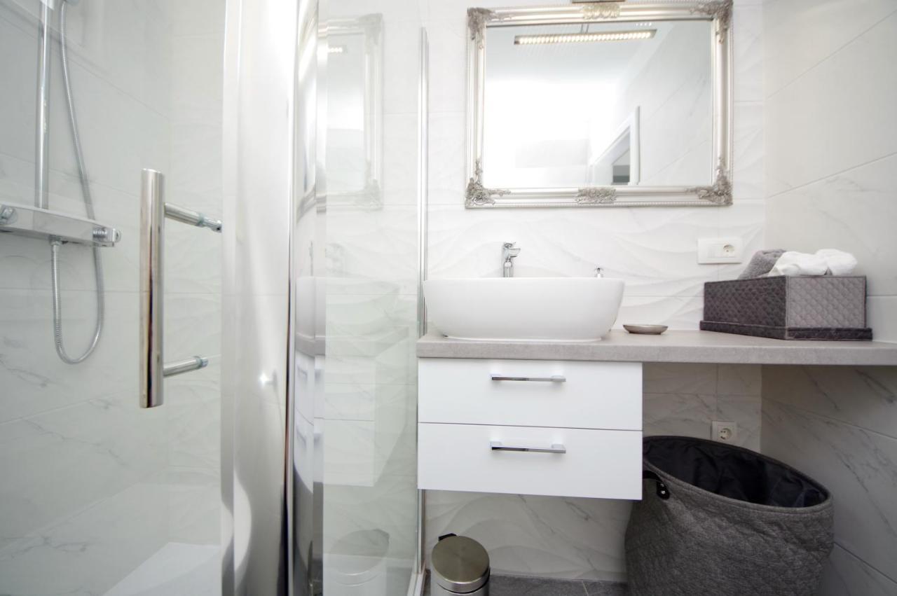 Apartmani Maris Poljica  Buitenkant foto
