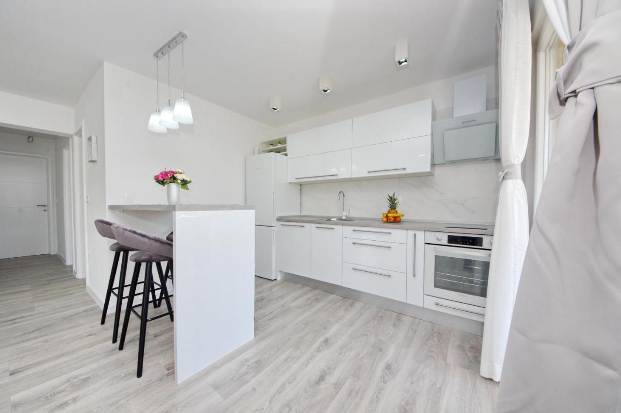Apartmani Maris Poljica  Buitenkant foto