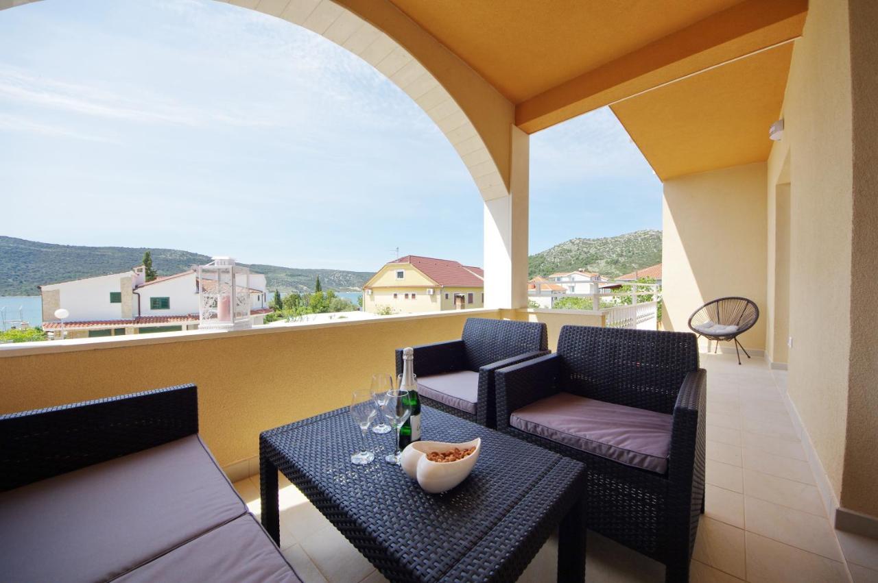 Apartmani Maris Poljica  Buitenkant foto